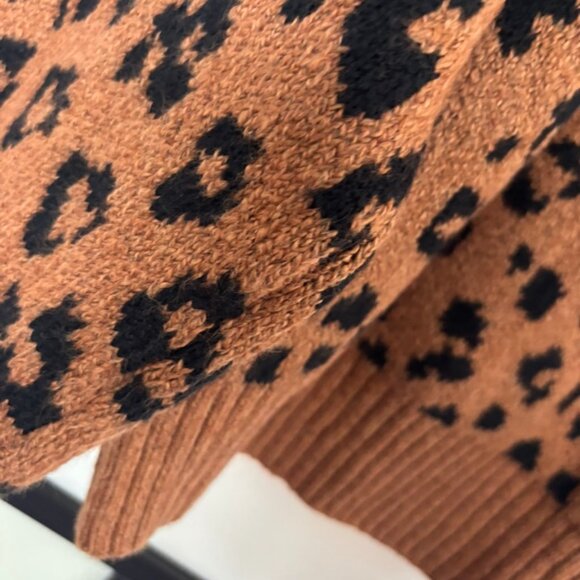 Old Navy Sweater Women Size XL Leopard-Print Mock-Neck Ribbed Hem Preppy NWT - Picture 12 of 12